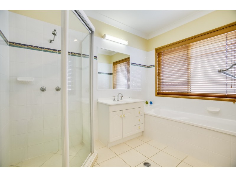 8 Dane Court, Manly West QLD 4179