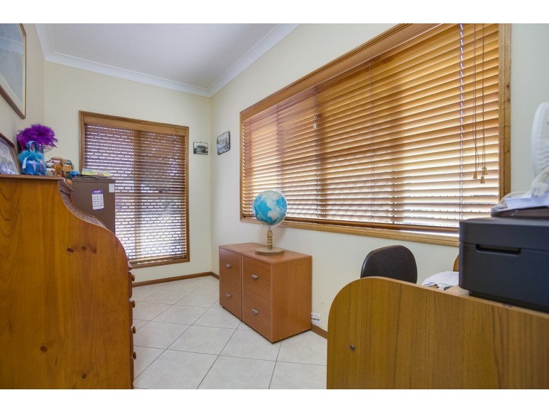 8 Dane Court, Manly West QLD 4179
