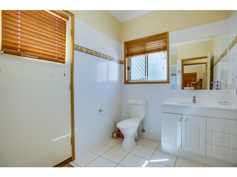 8 Dane Court, Manly West QLD 4179