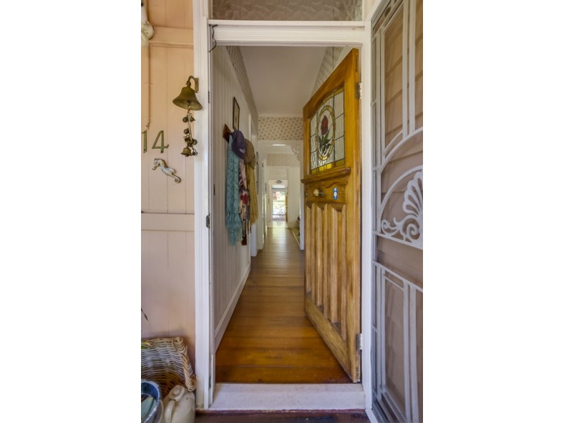 14 Moreton Avenue, Wynnum QLD 4178