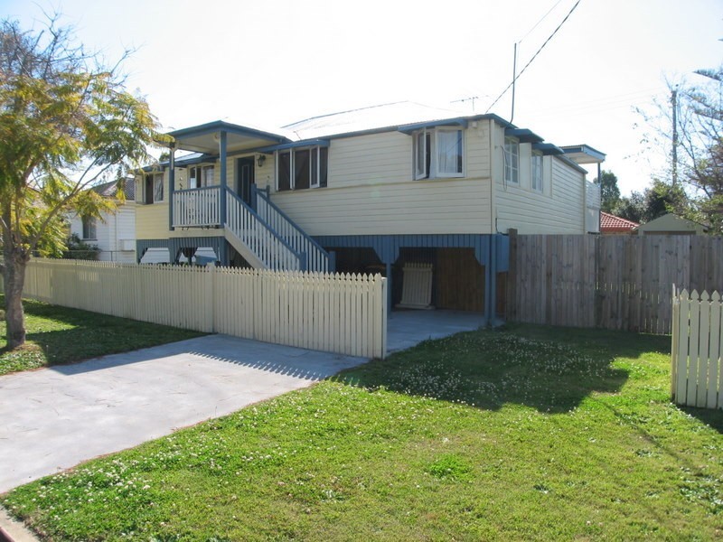 11 Pansy Street, Wynnum QLD 4178