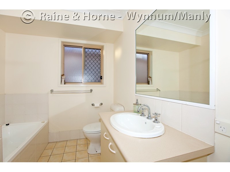 18 School Road, Wynnum West QLD 4178
