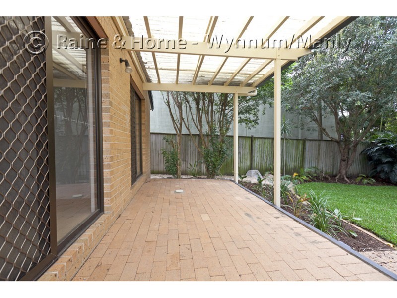 97 Stradbroke Ave, Wynnum QLD 4178