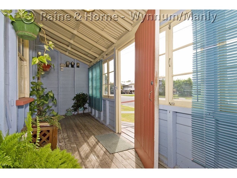 12 Alkoomie Street, Wynnum QLD 4178