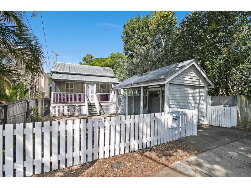 122 KINGSLEY TCE, Manly QLD 4179