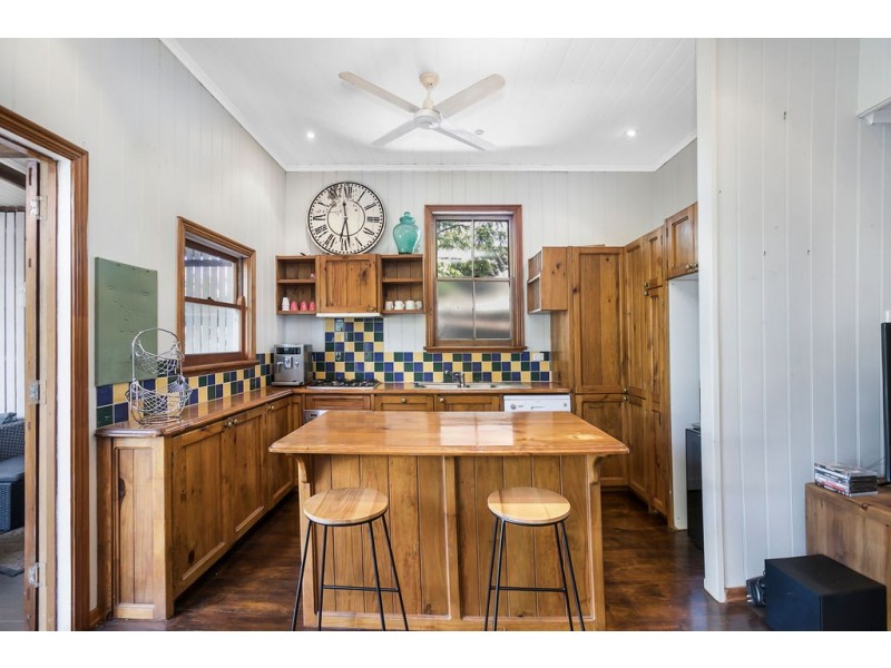 122 KINGSLEY TCE, Manly QLD 4179