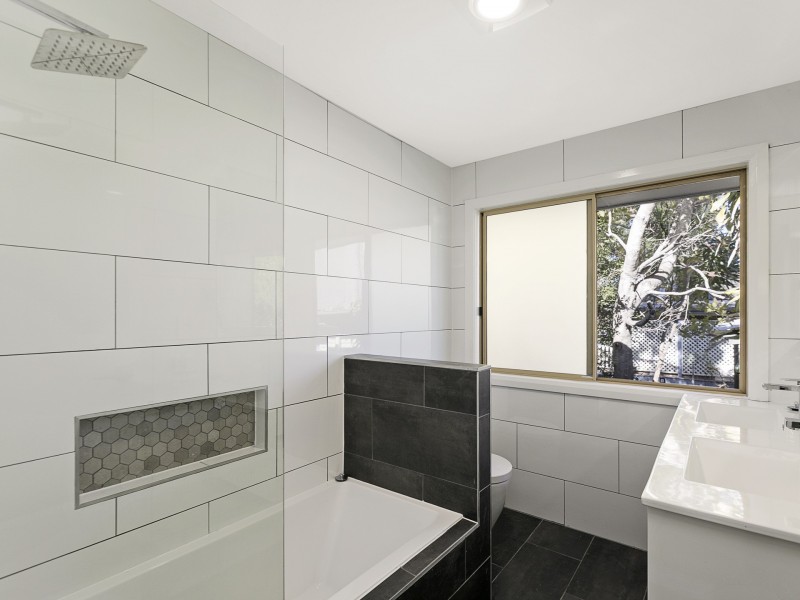 32 Whites Road, Manly QLD 4179