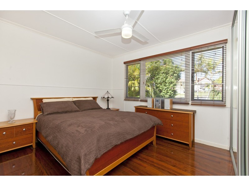 16 CLAYMEADE STREET, Wynnum QLD 4178