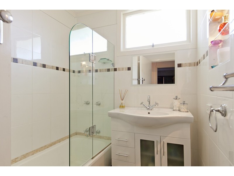 16 CLAYMEADE STREET, Wynnum QLD 4178