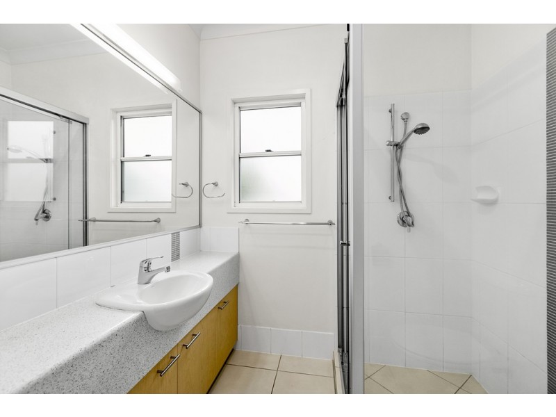 11 Ryder Street, Wynnum QLD 4178