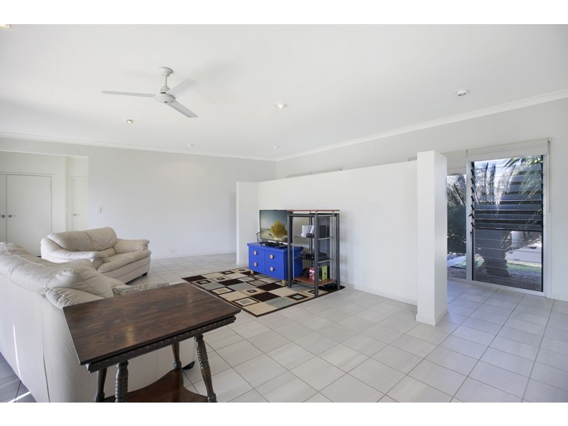 25 Mossvale Drive, Wakerley QLD 4154