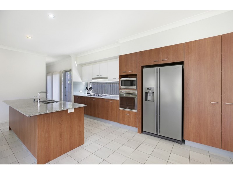 25 Mossvale Drive, Wakerley QLD 4154