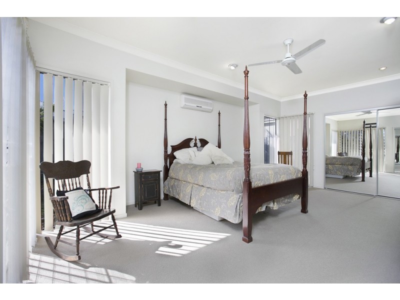 25 Mossvale Drive, Wakerley QLD 4154