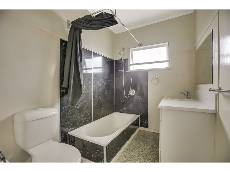 58 GANNON AVE, Manly QLD 4179