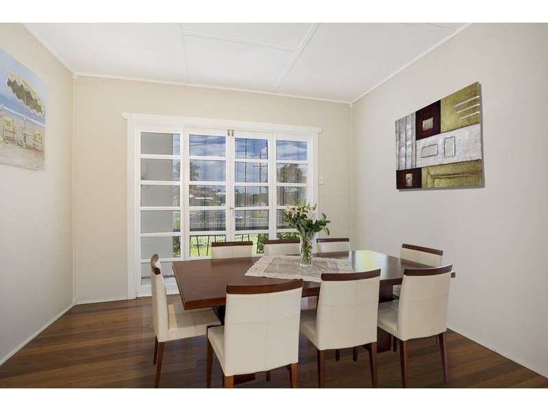 32 Stewart Parade, Manly QLD 4179