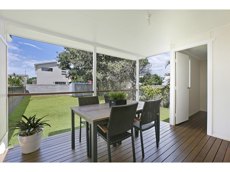 32 Stewart Parade, Manly QLD 4179