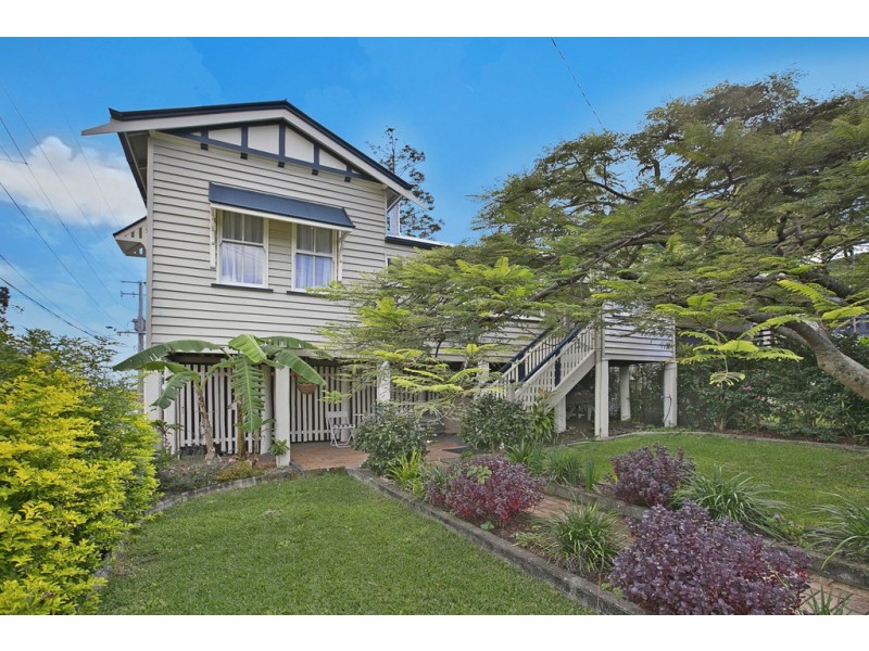 100 Gordon Parade, Manly QLD 4179