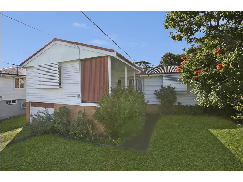 15 Claymeade Street, Wynnum QLD 4178