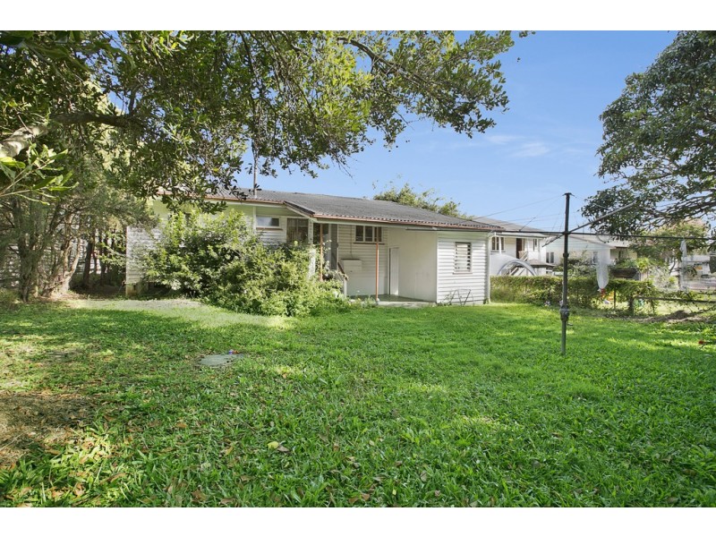 15 Claymeade Street, Wynnum QLD 4178