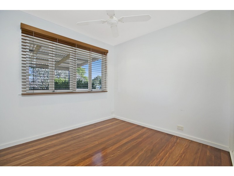 4 ALEXANDER STREET, Lota QLD 4179