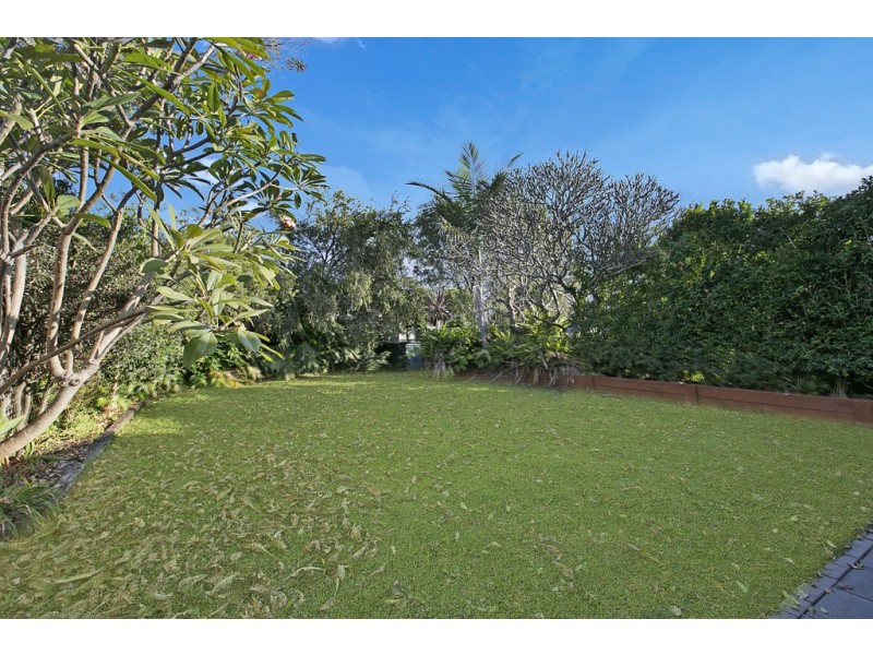 4 ALEXANDER STREET, Lota QLD 4179