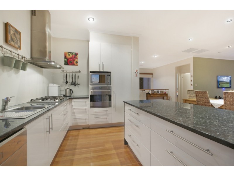 48 Arnold Street, Manly QLD 4179