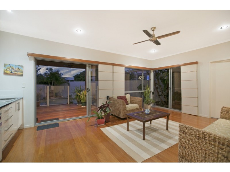 48 Arnold Street, Manly QLD 4179