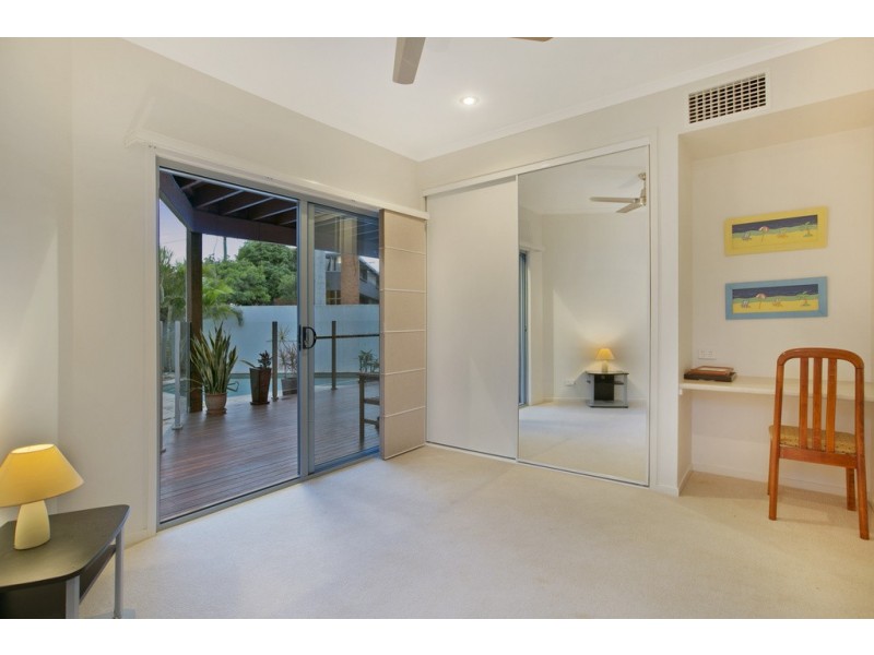 48 Arnold Street, Manly QLD 4179