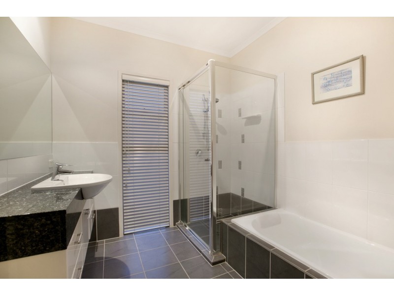 48 Arnold Street, Manly QLD 4179