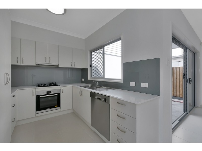 2/99 WYNNUM ESPLANADE, Wynnum QLD 4178