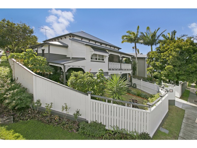 61 Glenora Street, Wynnum QLD 4178