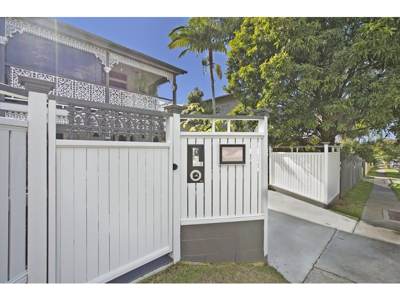 61 Glenora Street, Wynnum QLD 4178