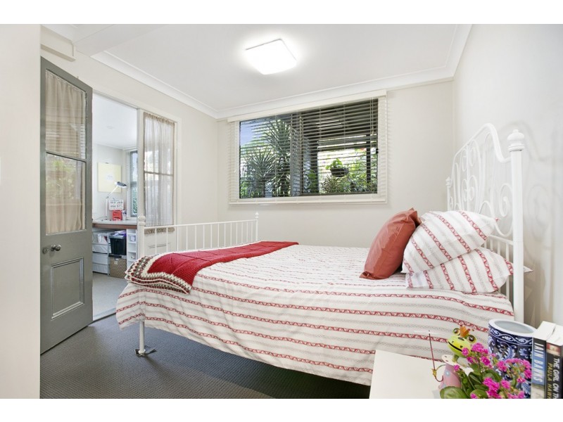 61 Glenora Street, Wynnum QLD 4178