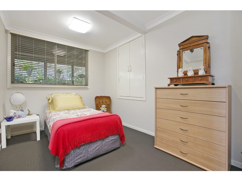 61 Glenora Street, Wynnum QLD 4178
