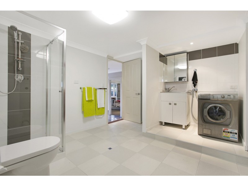 61 Glenora Street, Wynnum QLD 4178