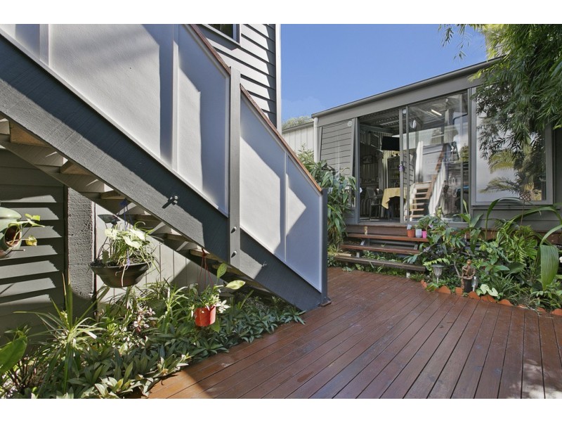61 Glenora Street, Wynnum QLD 4178