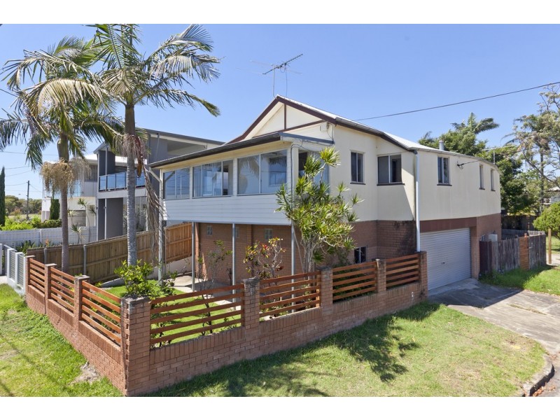 807 Esplanade, Lota QLD 4179