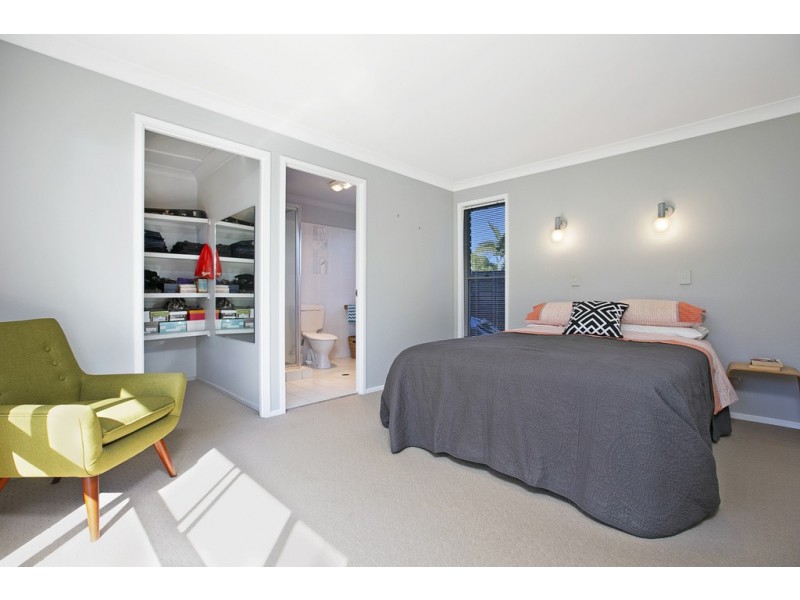 4 Chave Court, Wynnum West QLD 4178