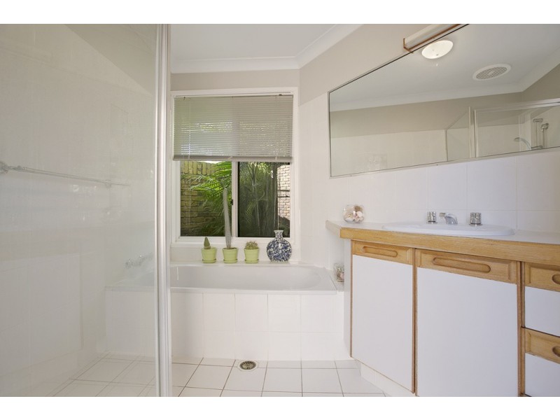 4 Chave Court, Wynnum West QLD 4178
