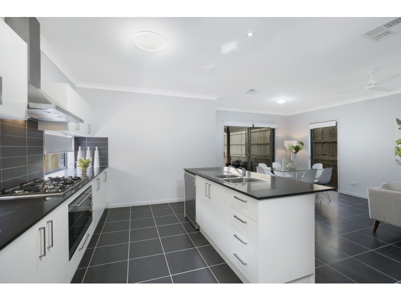 112 Sandy Camp Road, Wynnum West QLD 4178