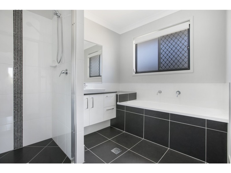 112 Sandy Camp Road, Wynnum West QLD 4178