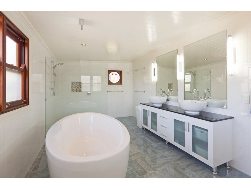36 Waterview Avenue, Wynnum QLD 4178