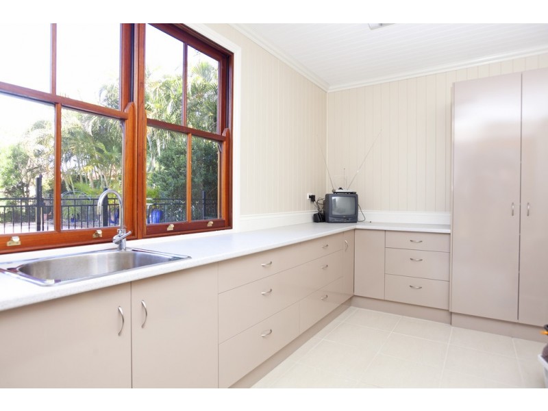 36 Waterview Avenue, Wynnum QLD 4178