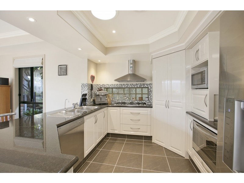 16 Creswick Place, Birkdale QLD 4159