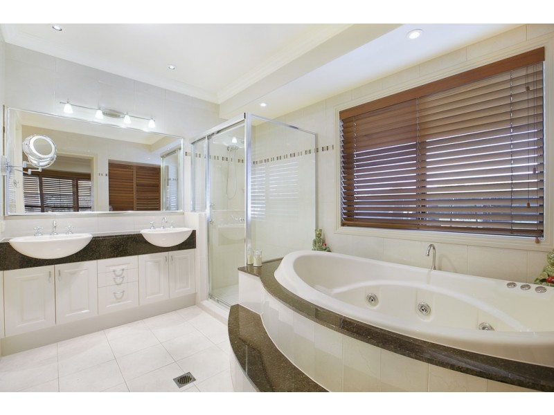 16 Creswick Place, Birkdale QLD 4159