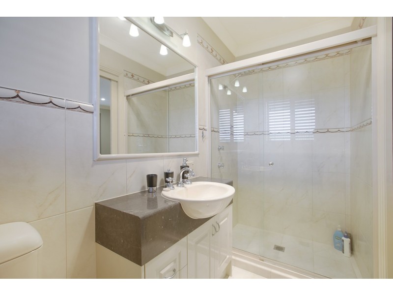 16 Creswick Place, Birkdale QLD 4159