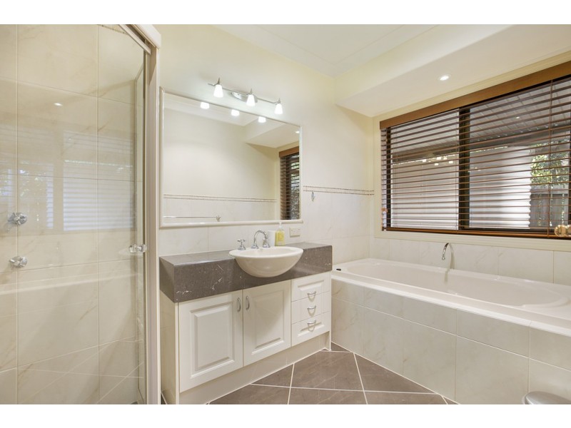 16 Creswick Place, Birkdale QLD 4159