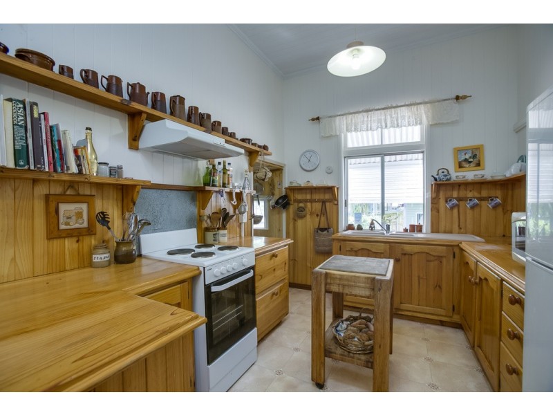 14 Moreton Avenue, Wynnum QLD 4178