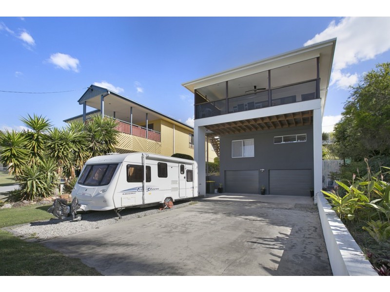 19 OAKLEY STREET, Manly QLD 4179