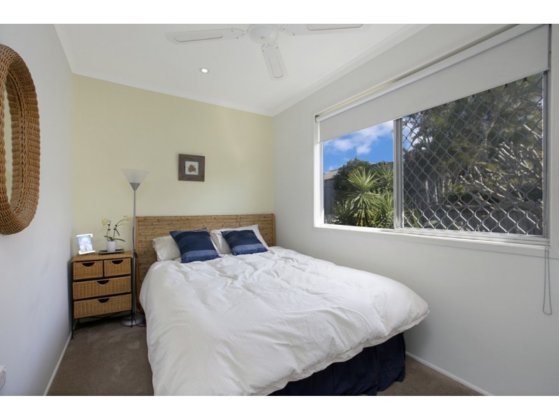 19 OAKLEY STREET, Manly QLD 4179